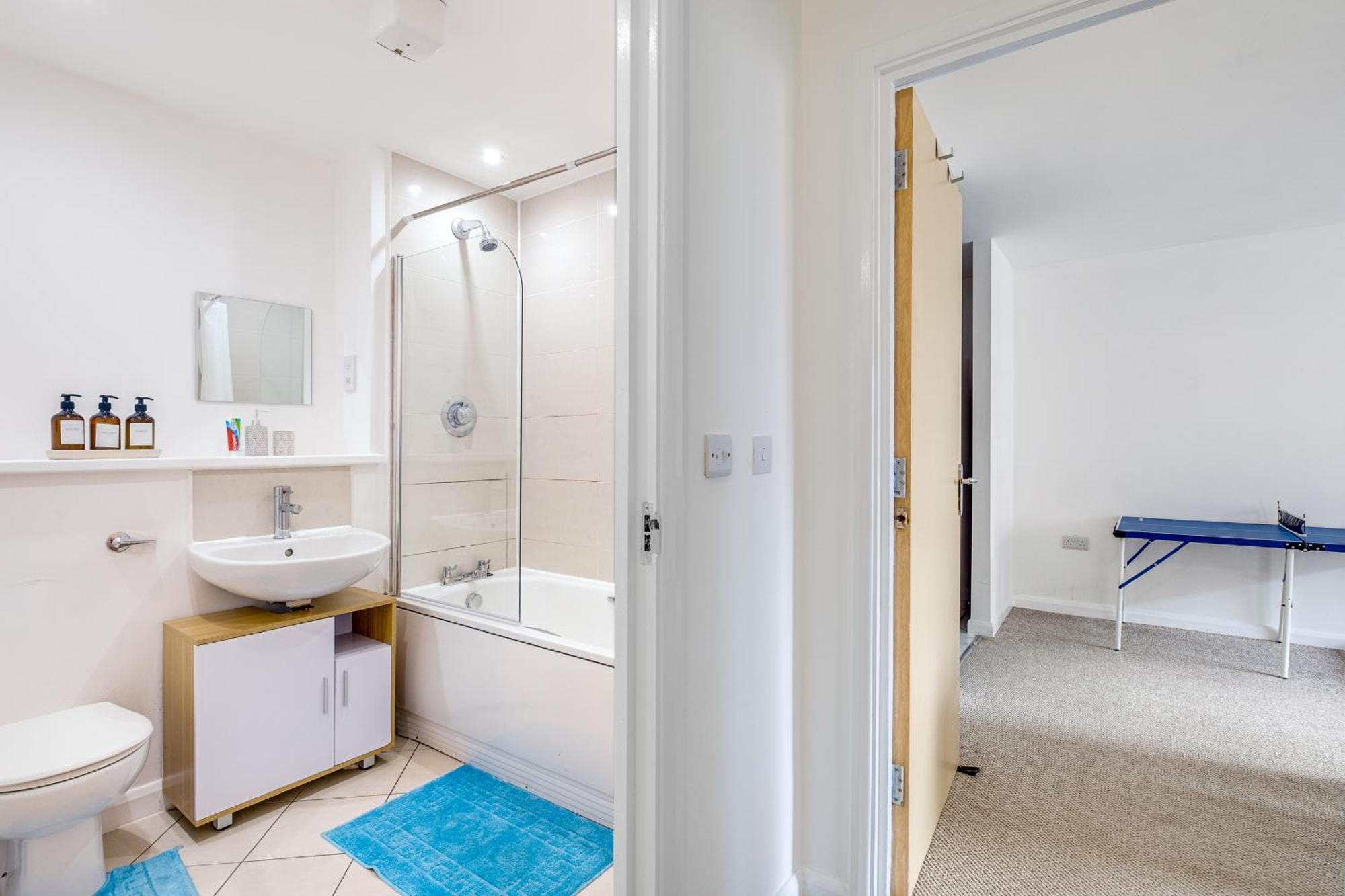 Central Suite Near Mailbox, King Bed, Ping Pong, Netflix, Sleeps 4 Birmingham Extérieur photo