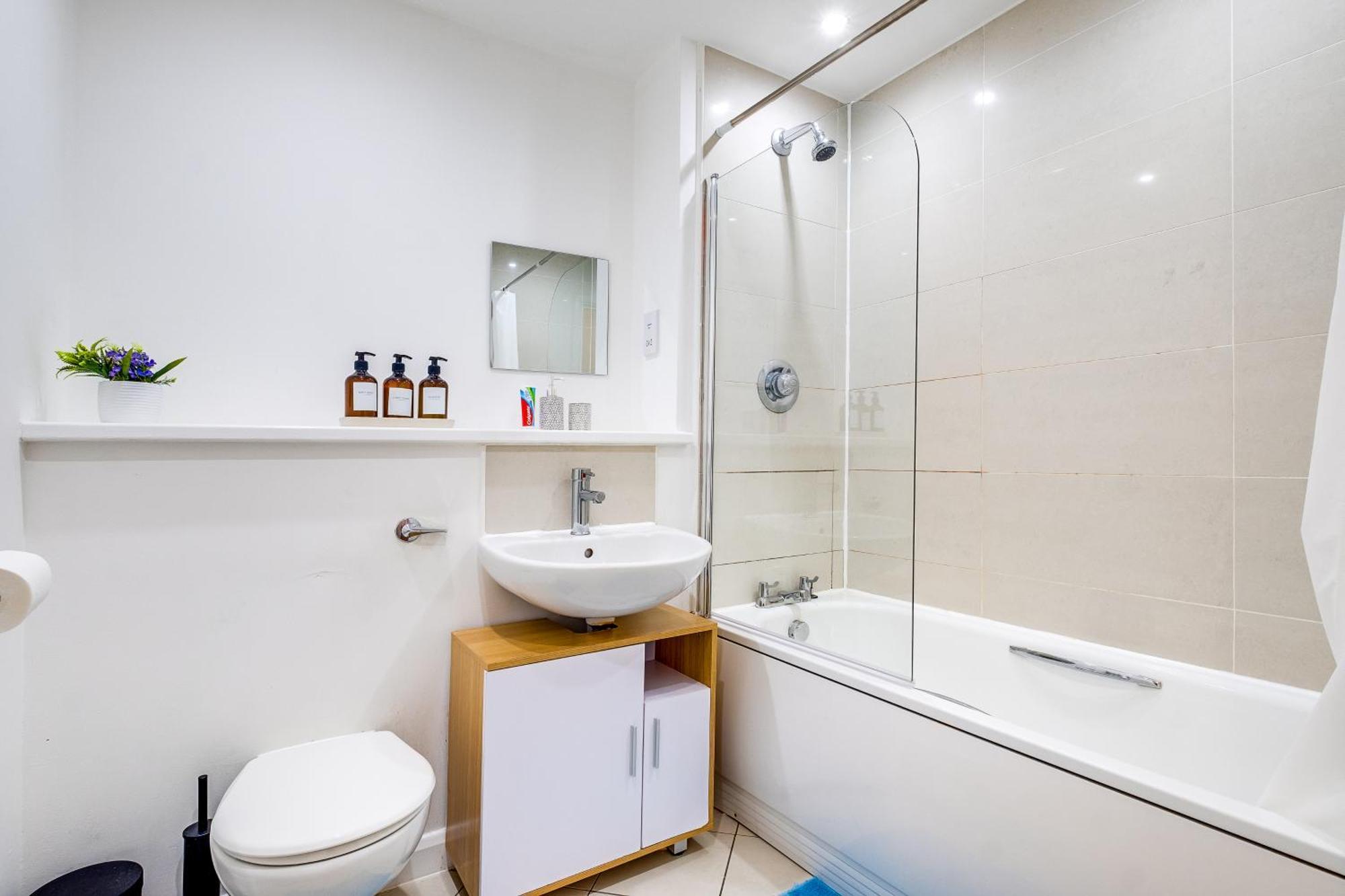 Central Suite Near Mailbox, King Bed, Ping Pong, Netflix, Sleeps 4 Birmingham Extérieur photo